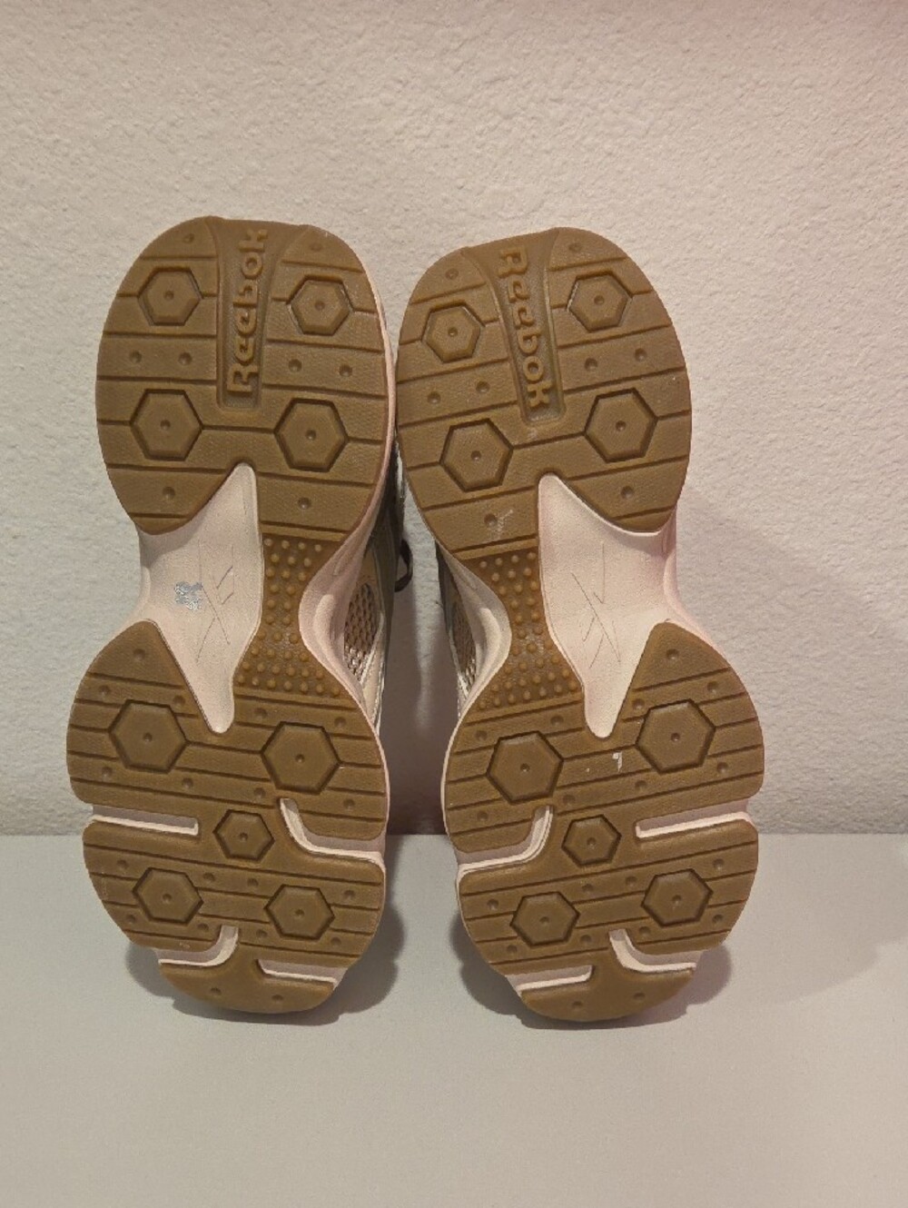 Reebok Women's Taupe and Beige Chunky Sneakers NWOT - Picture 5 of 5